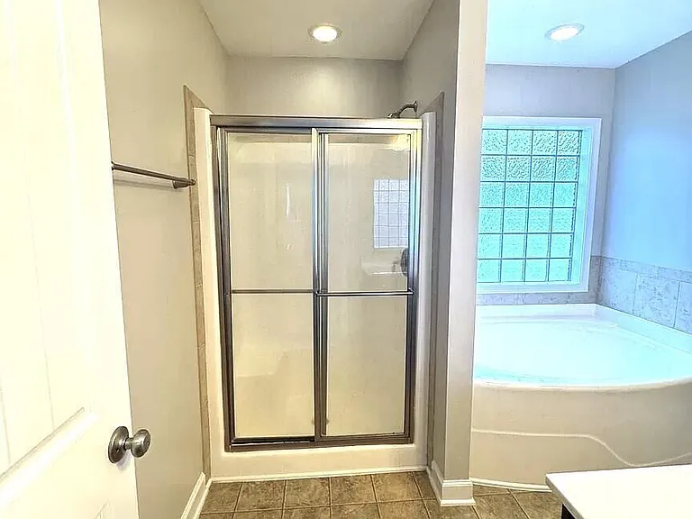 203 Ashton Ct — Photo 24