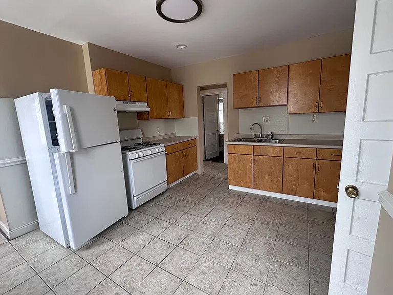 22-24 Bushnell St #3 — Photo 4