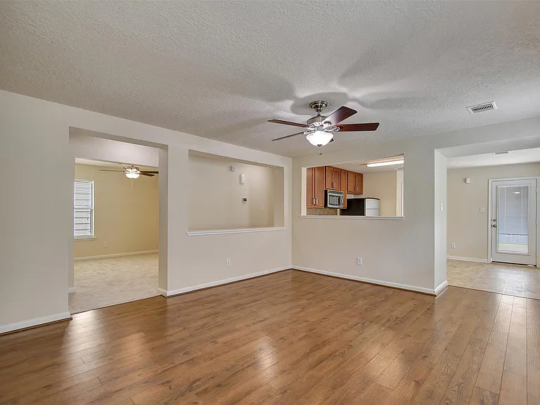 3131 Beacon Grove St — Photo 5