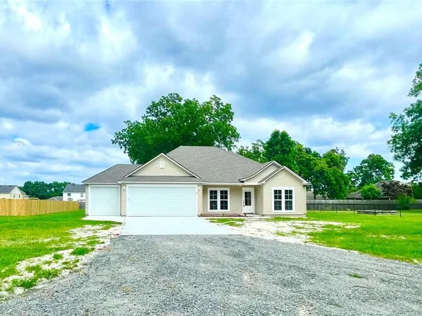 55 W Stanley Road Ext, Ray City, GA 31645