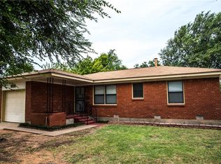 913 General Senter Dr, Midwest City, OK 73110