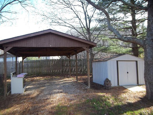 2nd image of 1020 Mount Zion Rd