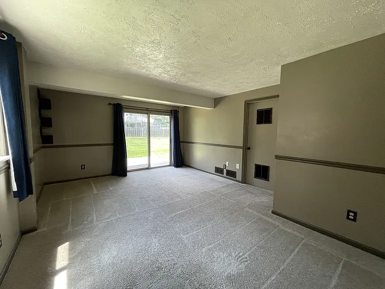 12814 S 28th Ave — Photo 12