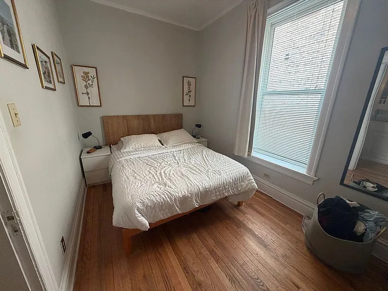 721-23 W. Roscoe — Photo 21