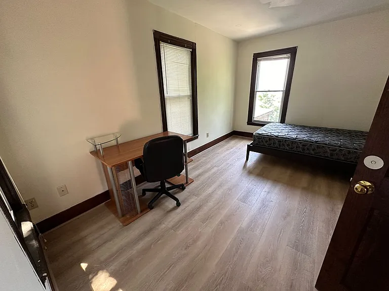 306 Eddy St — Photo 10