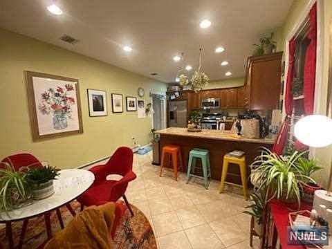 4th image of 51 Westwood Ave