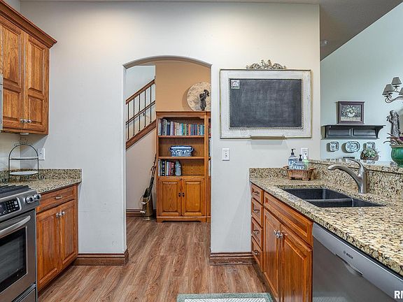 4th image of 1014 Fairway Ln