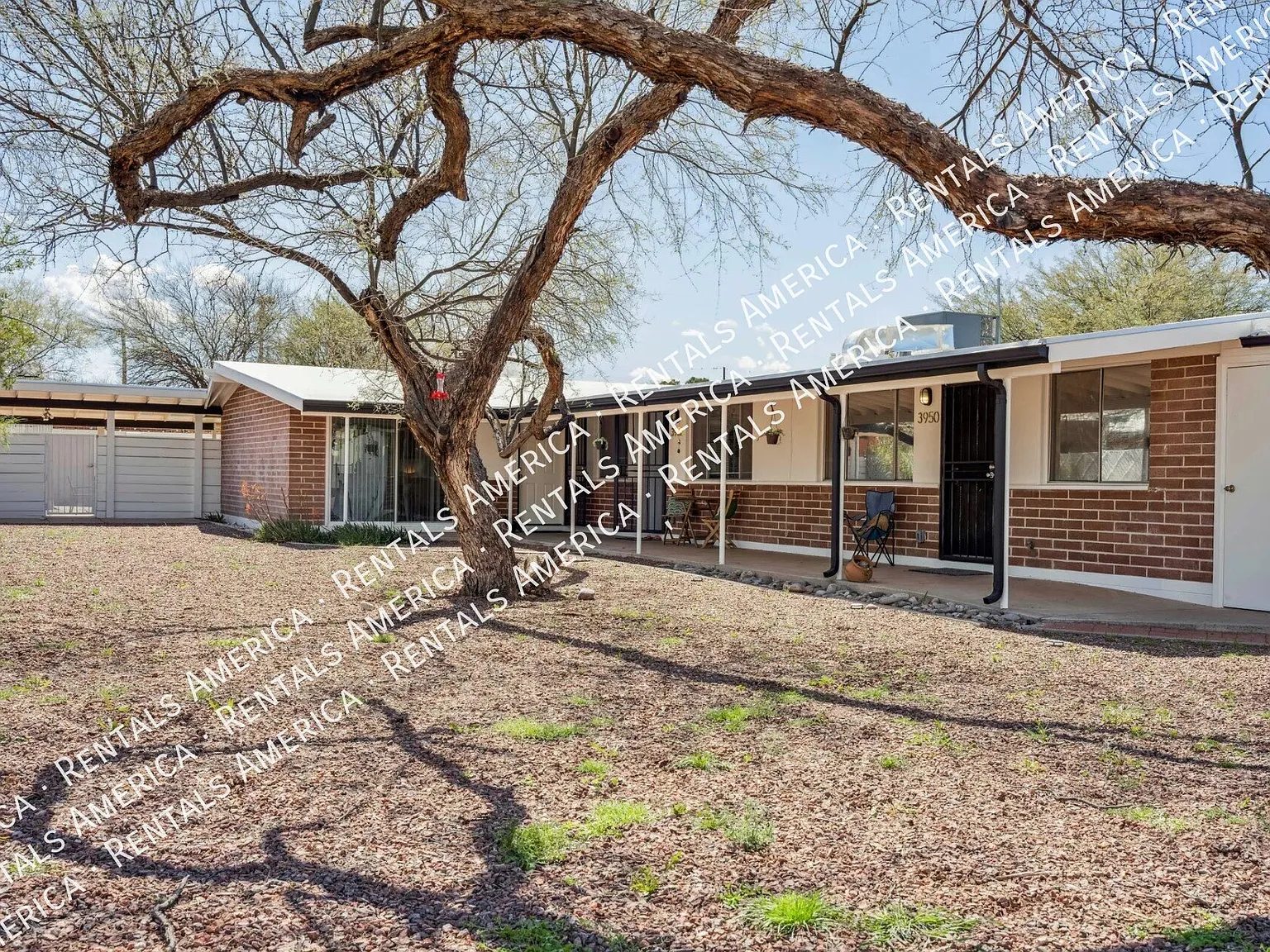 Remodeled apartment near University of Arizona — Photo 1