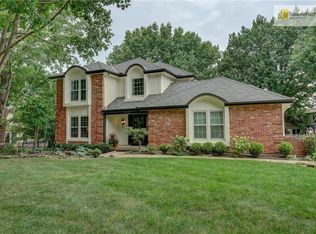 11904 Manor Rd, Leawood, KS 66209