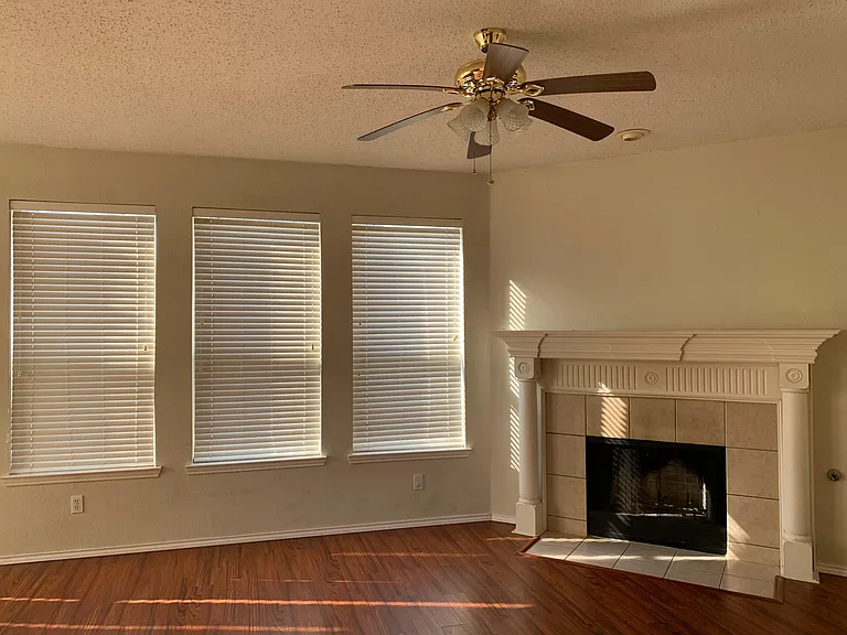 3633 Kimble Dr — Photo 3