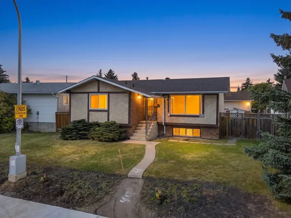 1908 62nd St NW, Edmonton, AB T6L 1L9