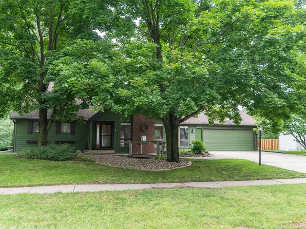 1422 Edgewood Dr, Pella, IA 50219
