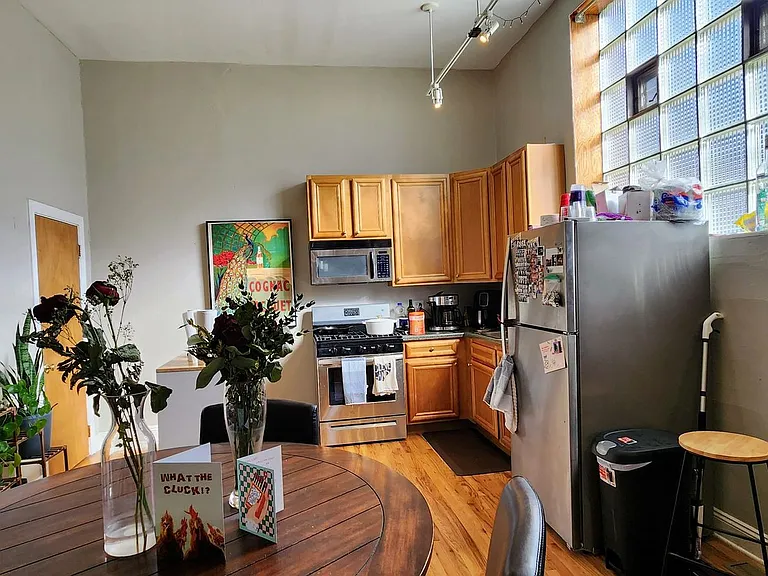 901 N Leavitt St #1 — Photo 4