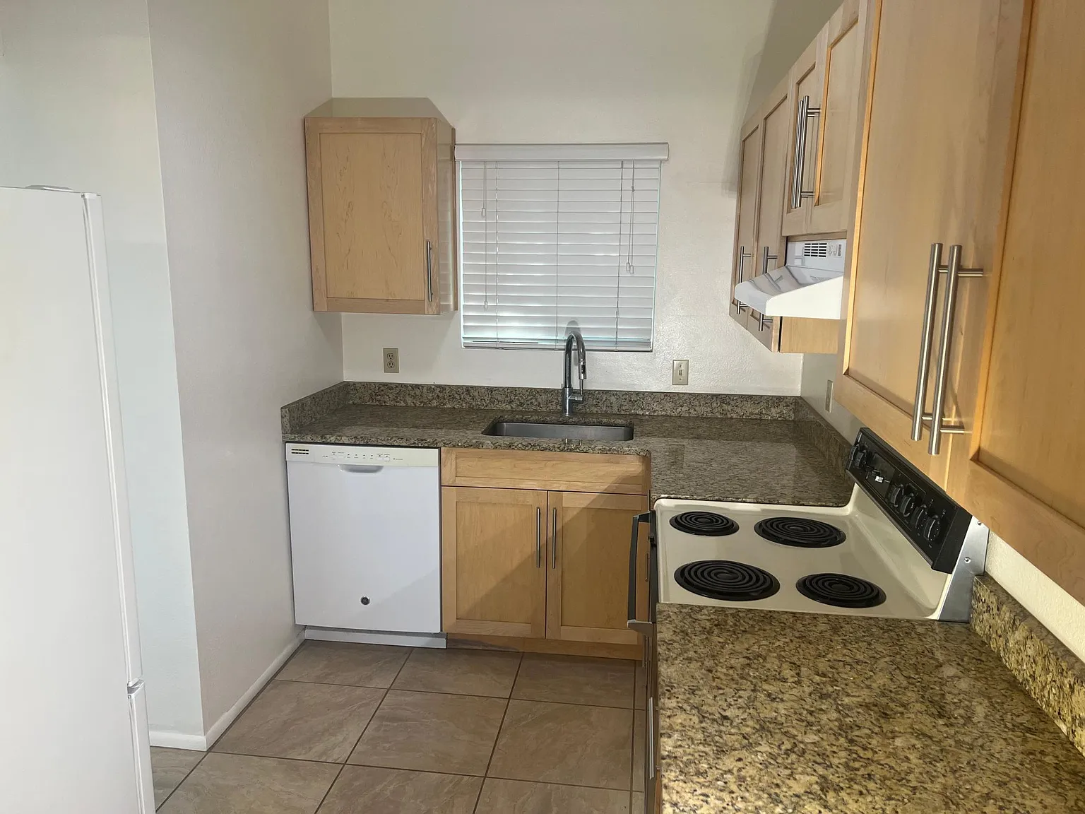 2 bed, $1,300 — Photo 3