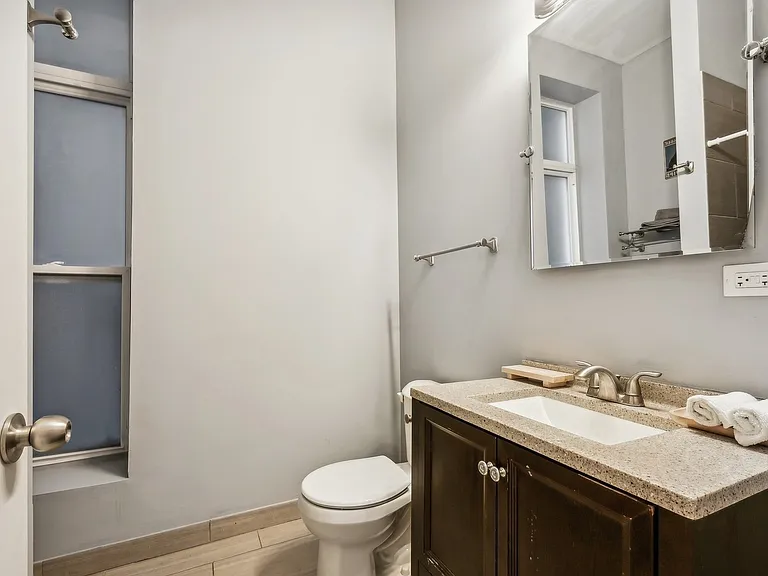 2204 W Warren Blvd #3 — Photo 4