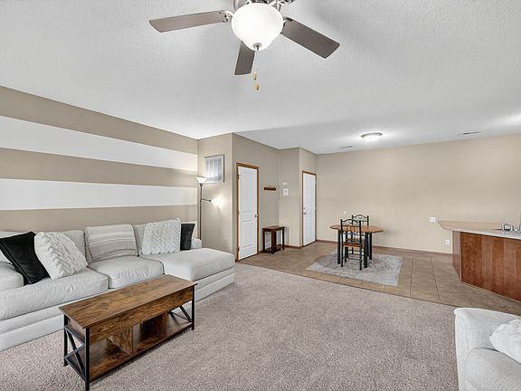 5th image of 2702 NE Oak Dr Unit 8