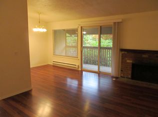 12602 NE 118th St APT 4, Kirkland, WA 98034