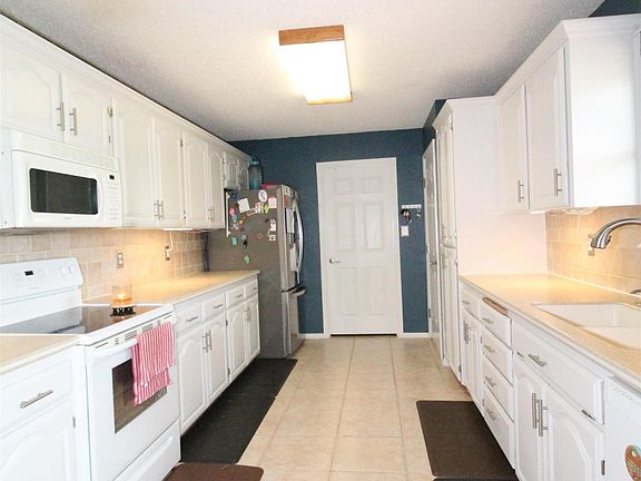 5th image of 2109 Northglen Dr