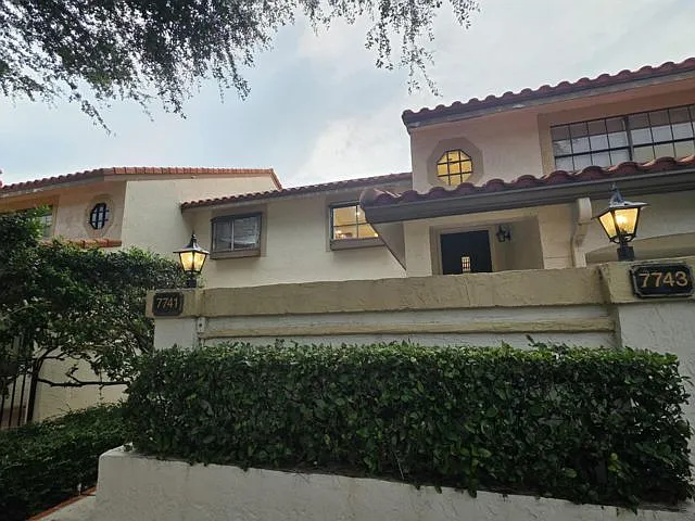 7743 La Mirada Dr