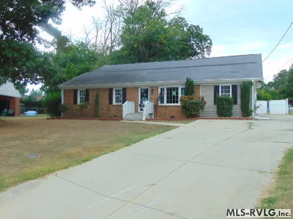 113 Briarcliff Cir, Roanoke Rapids, NC 27870