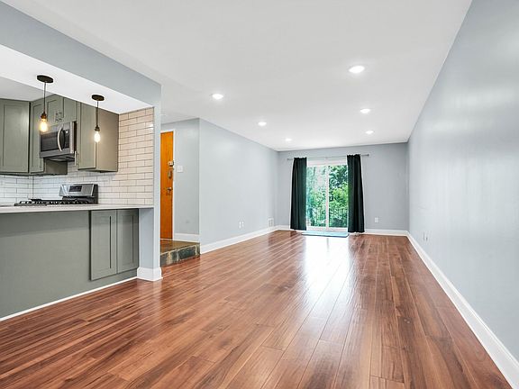 5th image of 324 Hermit St #1