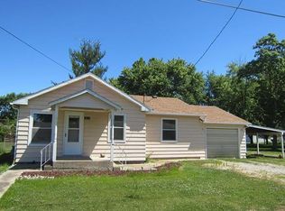413 E Ash St, Brownstown, IL 62418