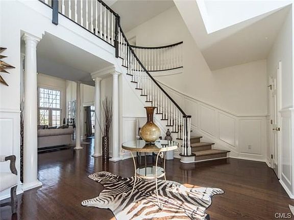 Spacious and bright grand foyer