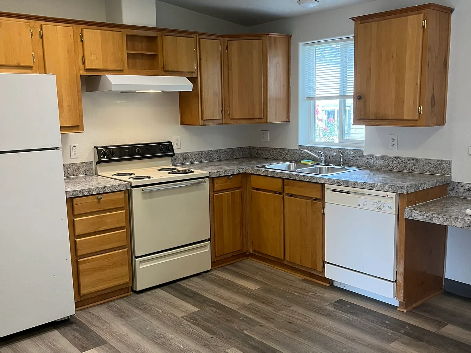2 bed, 945 sqft, $1,325 — Photo 2