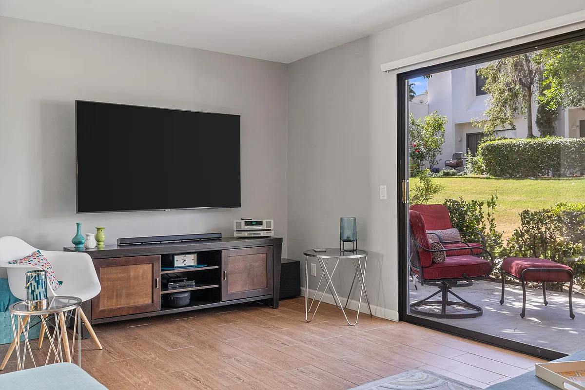 Building Photo - 48950 Desert Flower Dr