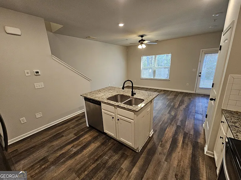 3004 Bayrose Cir #102B — Photo 16