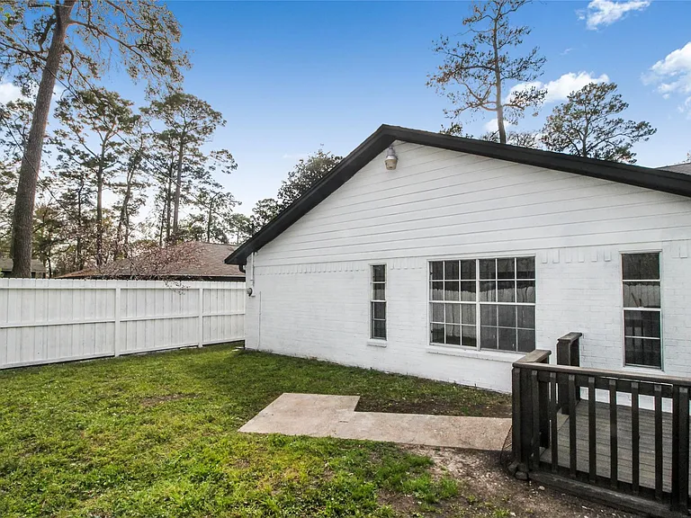 10322 Nold Dr — Photo 17