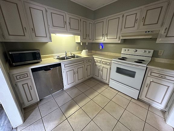 5th image of 23 Somerset Townhouses