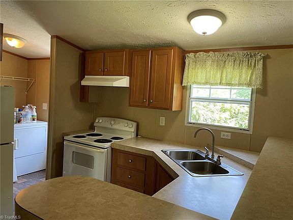 5th image of 416 Peeden Dr