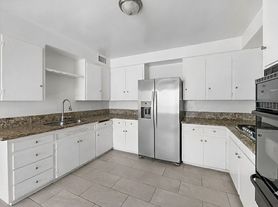 10618 Crenshaw Blvd, Inglewood, CA