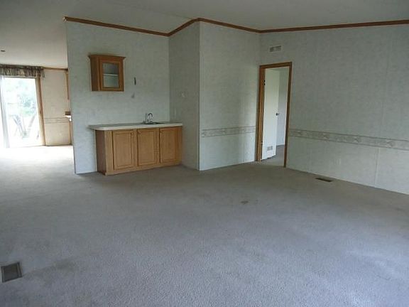 3rd image of 786 Bunk House Dr