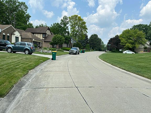 5th image of 30869 Country Ridge Cir #C