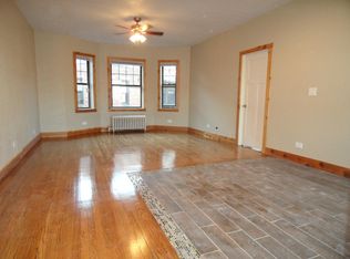 1519 W Farwell Ave, Chicago, IL 60626