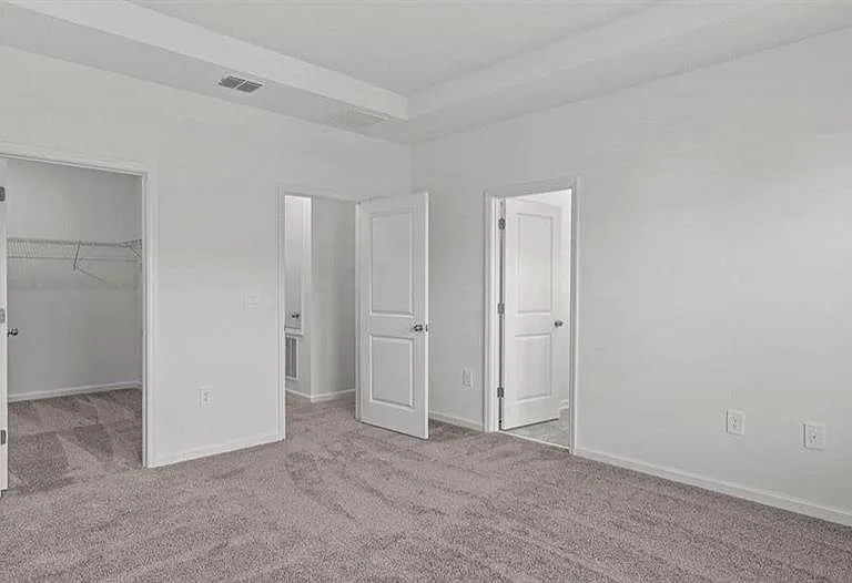3302 Laurent Loop — Photo 4