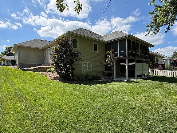4th image of 1601 Parkplace Ct