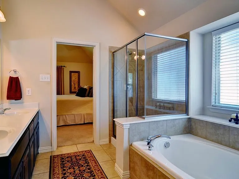 8100 Mountain Cedar Dr — Photo 13