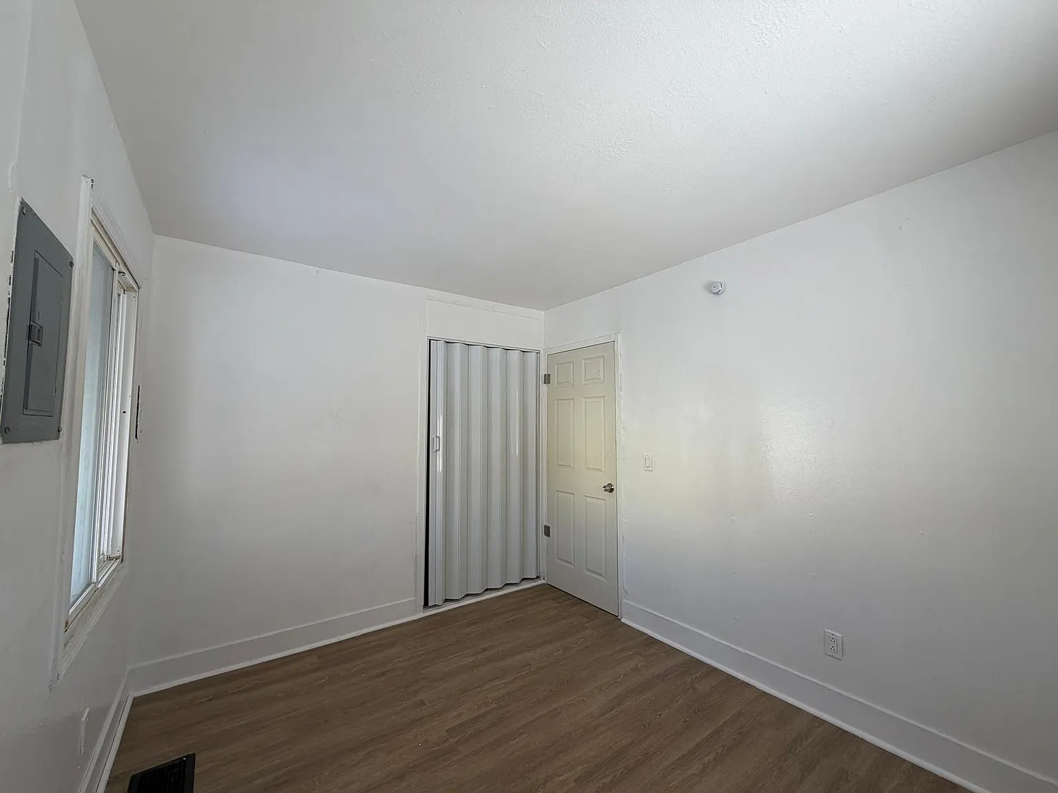 3717 Nevada - 1 — Photo 4