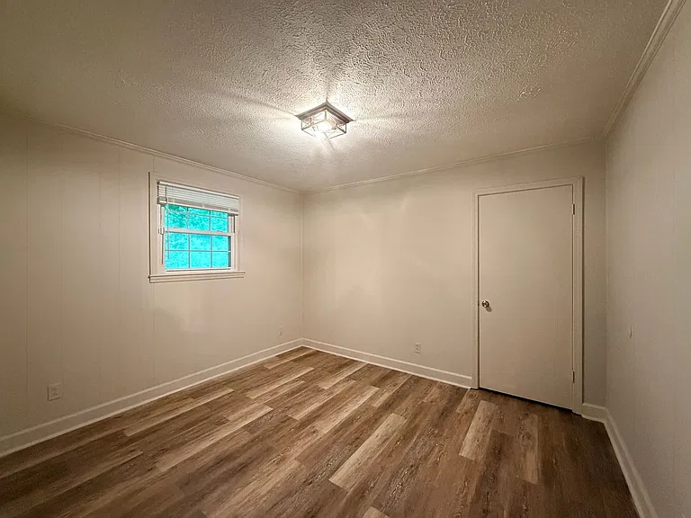 2121 Bracey Cir — Photo 6
