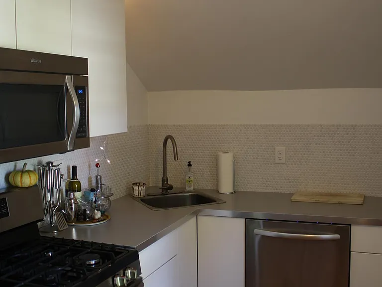 328 Paris Ave SE #4 — Photo 8