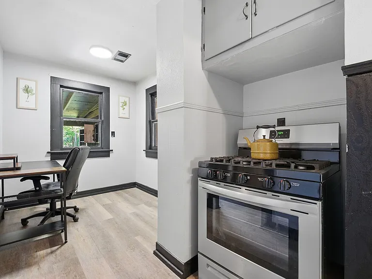 819 G St NW — Photo 12