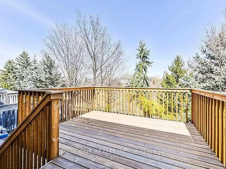2380 Guildstone Cres — Photo 15