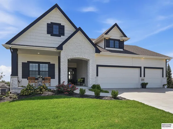21739 Blaine St, Elkhorn, NE 68022