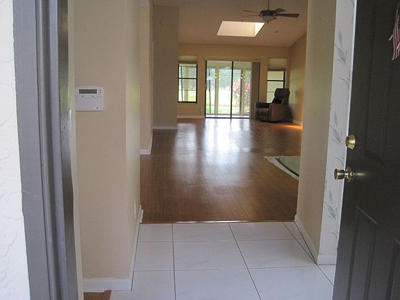 5th image of 5822 Brook Bound Ln APT A