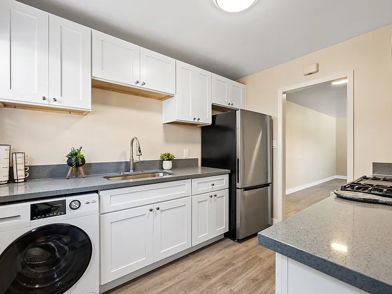 767 Woodlawn Ave #B — Photo 8