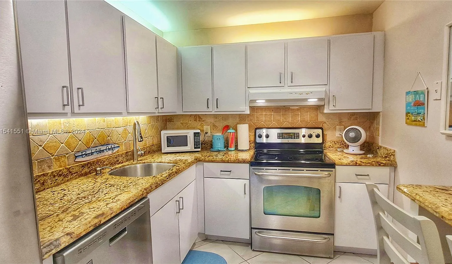 2 bed, $2,750 — Photo 1