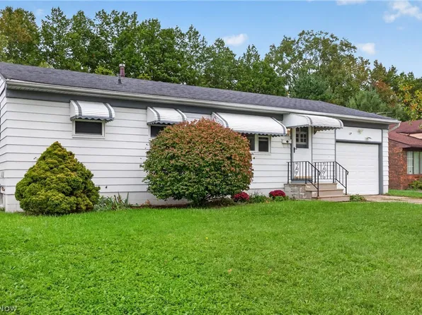 972 Rosewood Dr, Elyria, OH 44035